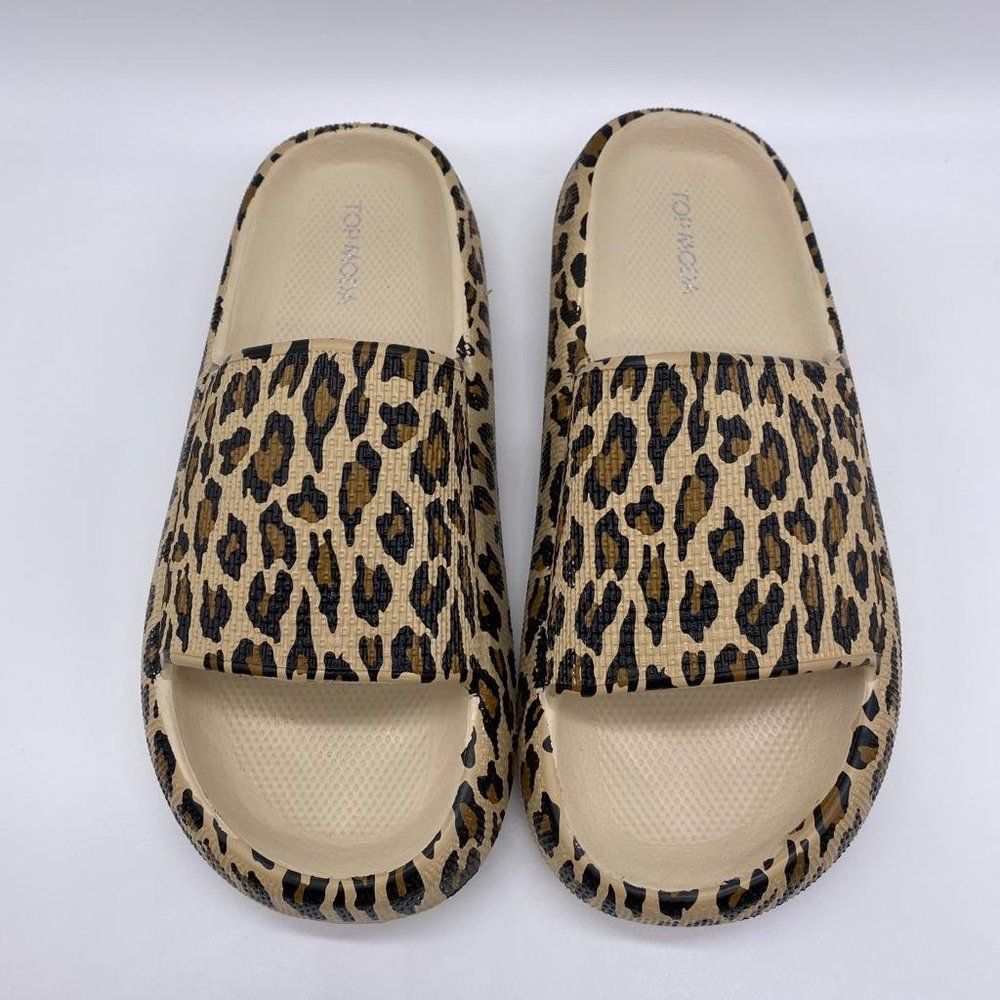 Top Moda Leopard Print Flip Flops - Picture 2 of 6
